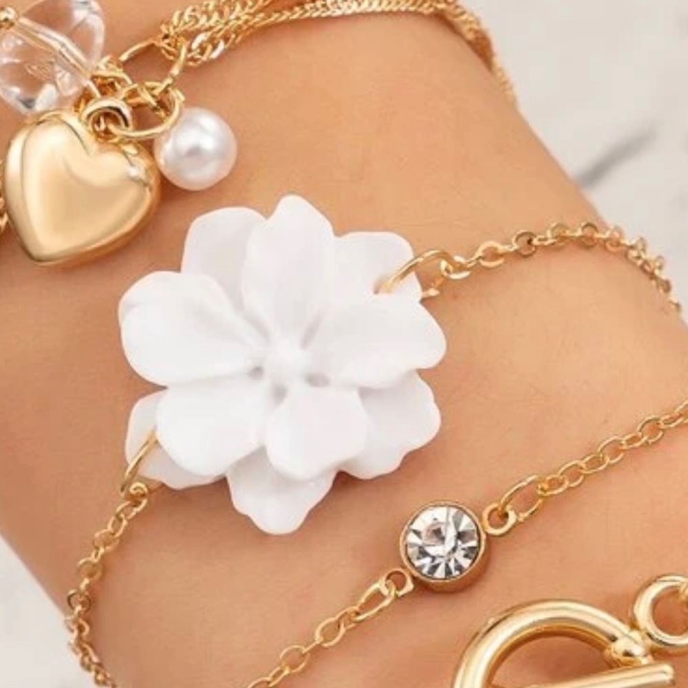 Nannette Lapore Gold & White Flower Bracelet - Picture 1 of 8